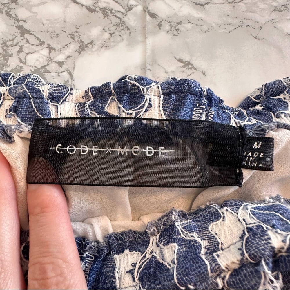 Code Mode | Off-Shoulder Lace Top - Picture 5 of 11